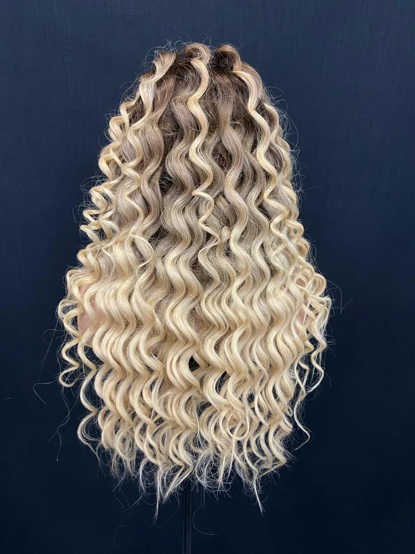 Honey Blonde Curly Atelier Unit display