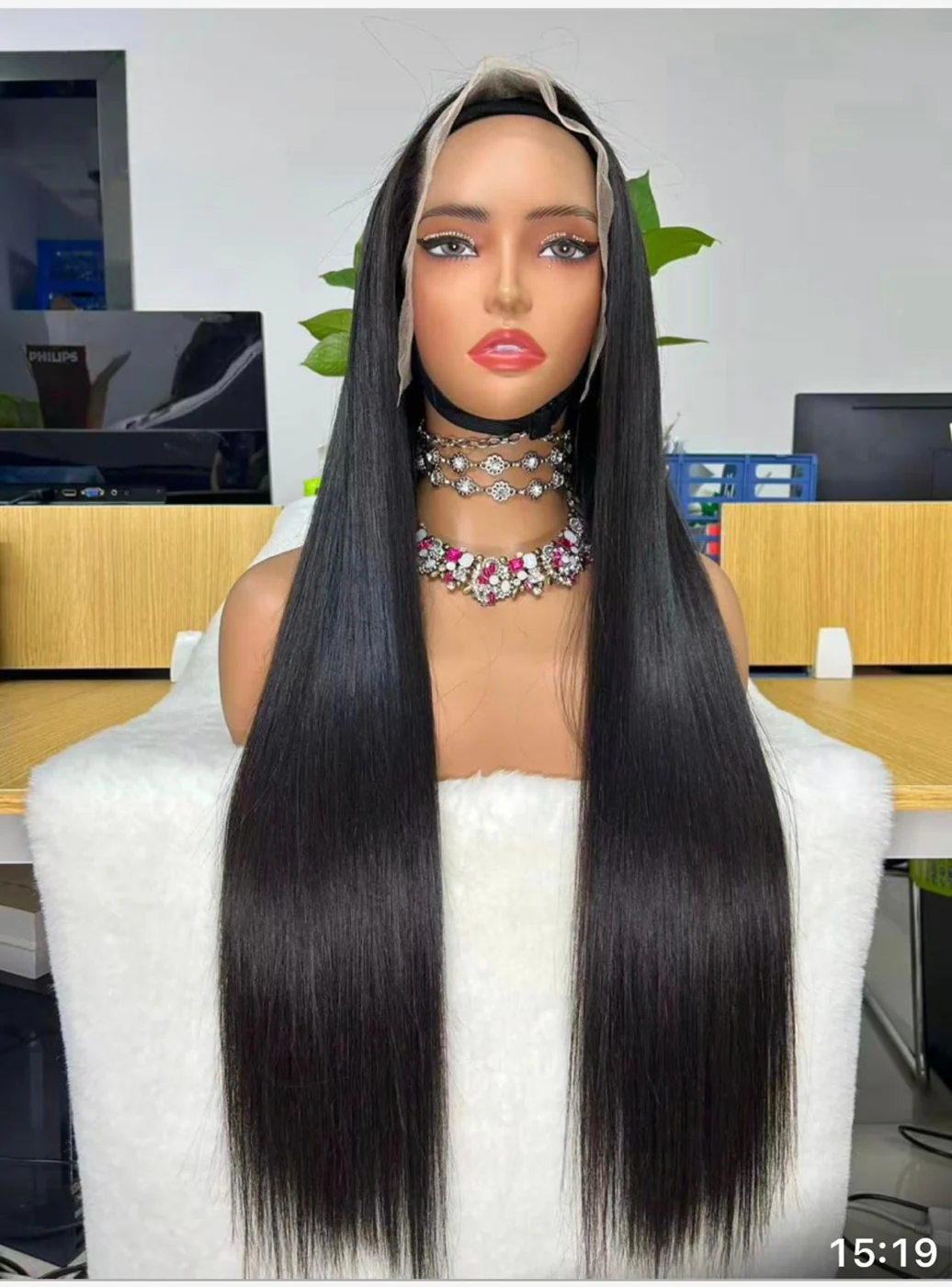Sleek Straight Wig natural black finish